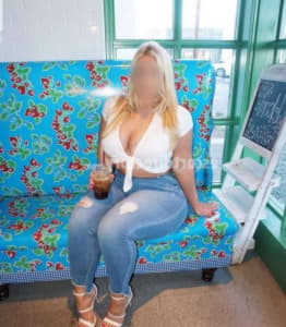 Malika - escort Brusy